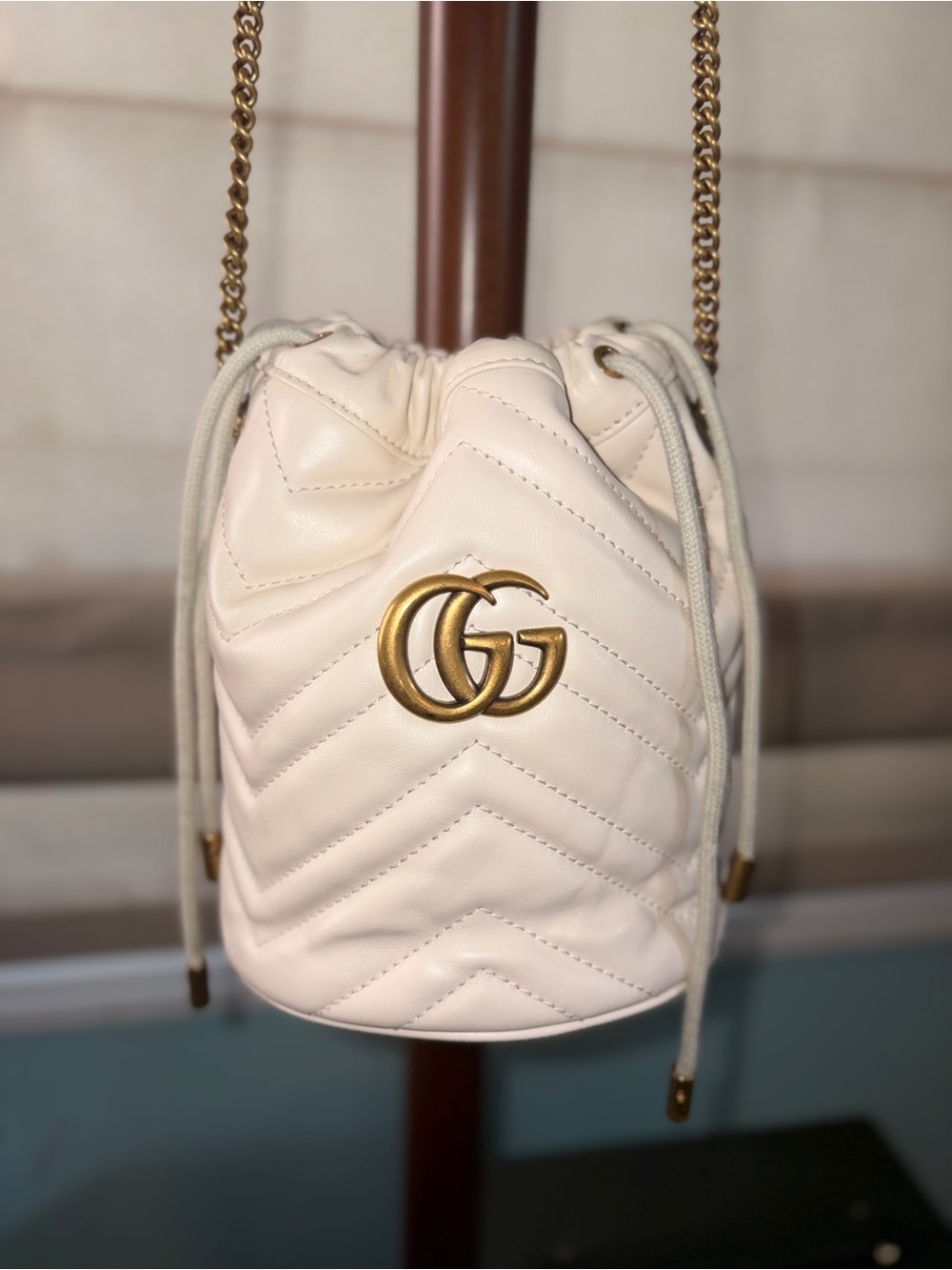 Gucci Double G Marmont Mini Bucket Page - White with Gold Hardware